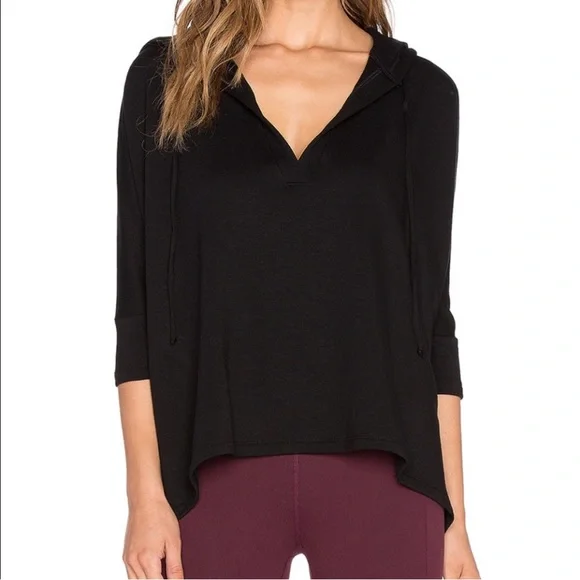 Beyond Yoga Poncho - Picture 4 of 10